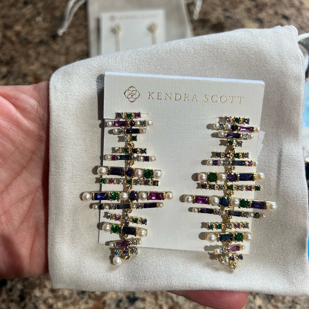 Kendra Scott NWT Madelyn earrings